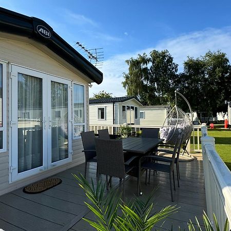Hot Tub Retreat At Tattershall Lakes Zewnętrze zdjęcie