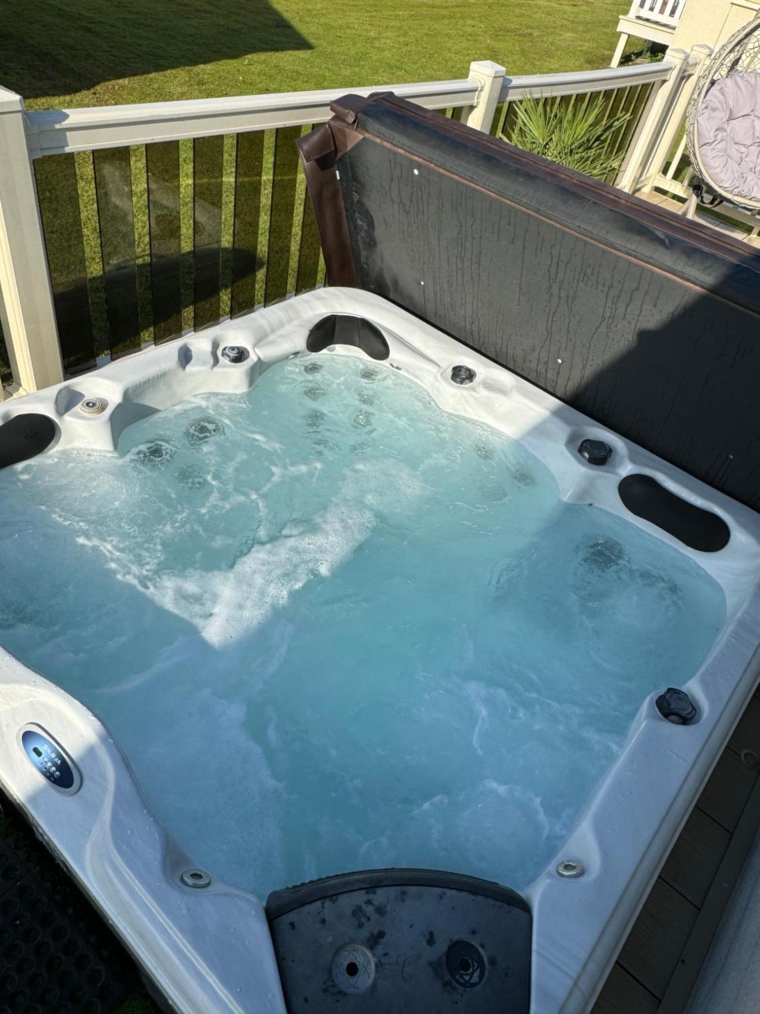 Hot Tub Retreat At Tattershall Lakes Zewnętrze zdjęcie