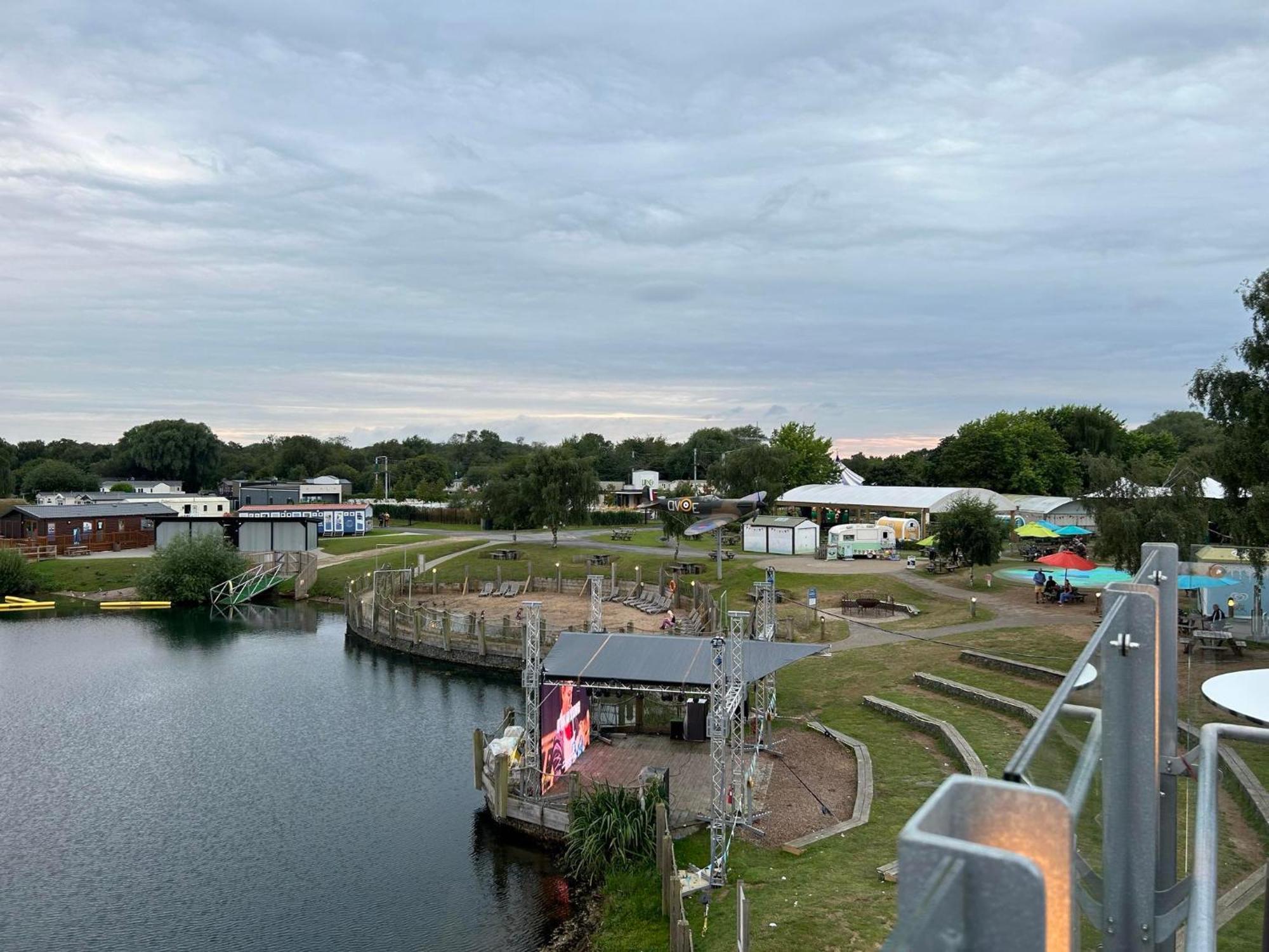 Hot Tub Retreat At Tattershall Lakes Zewnętrze zdjęcie